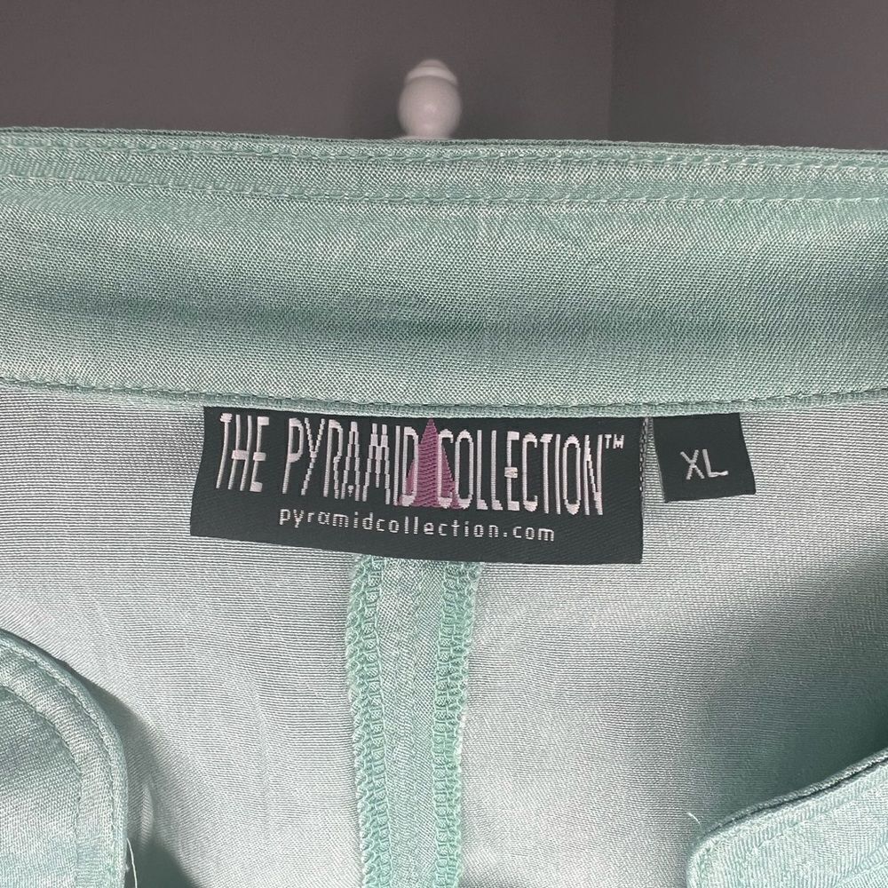 The Pyramid Collection tunic top - Picture 3 of 3